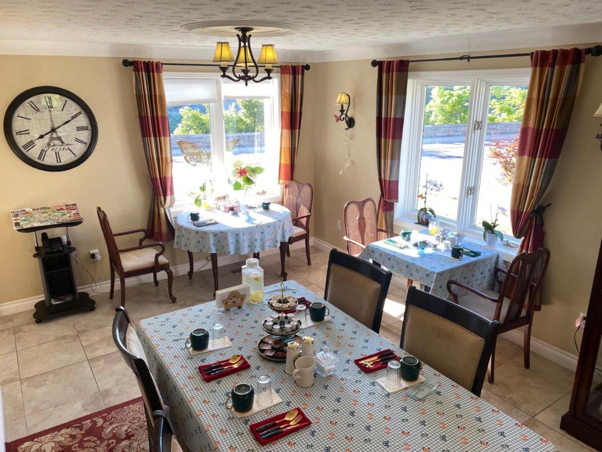 Butterfly Manor Bed & Breakfast Niagara Falls Exterior photo