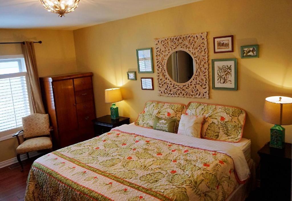 Butterfly Manor Bed & Breakfast Niagara Falls Exterior photo