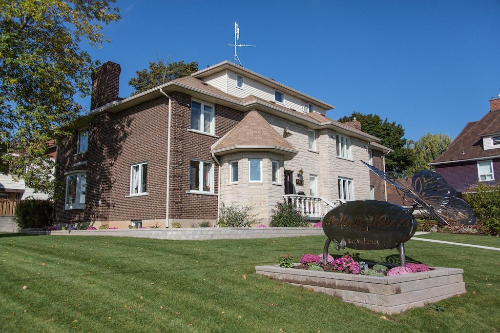 Butterfly Manor Bed & Breakfast Niagara Falls Exterior photo